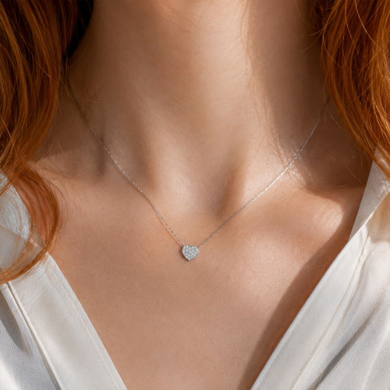 Naszyjnik z białego złota z motywem serca z diamentami 0.09 ct - próba 585 Naszyjnik z białego złota z motywem serca z diamentami 0.09 ct - próba 585