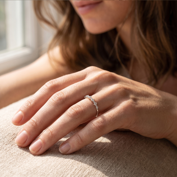 Pierścionek z białego złota z diamentami 0.5 ct - próba 585 Pierścionek z białego złota z diamentami 0.5 ct - próba 585