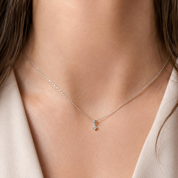 Naszyjnik z białego złota z zawieszką diamentową 0.08 ct - próba 585 Naszyjnik z białego złota z zawieszką diamentową 0.08 ct - próba 585