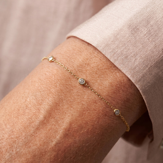 Złota bransoletka z diamentami 0.07 ct - próba 585 Złota bransoletka z diamentami 0.07 ct - próba 585