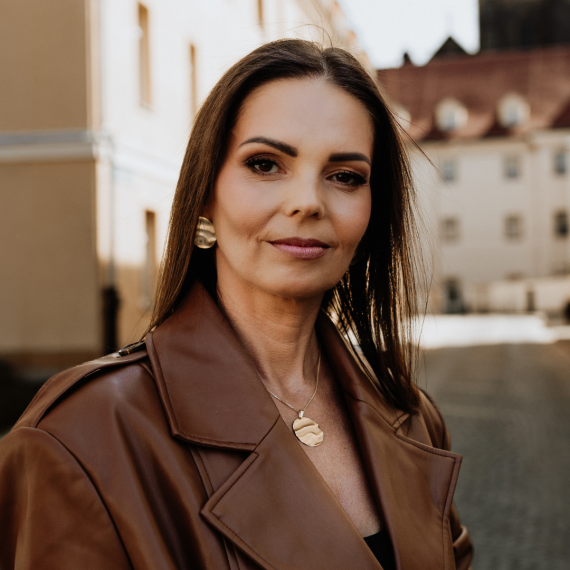 Srebrne kolczyki pozłacane faliste koła - próba 925 Srebrne kolczyki pozłacane faliste koła - próba 925