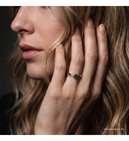 Złoty pierścionek ze...